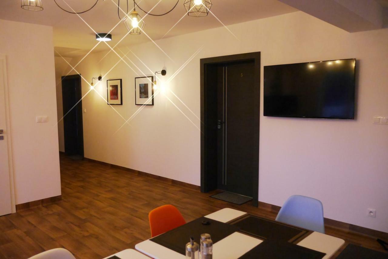 Obiekt Noclegowy Ocelot Pruszków Exterior foto